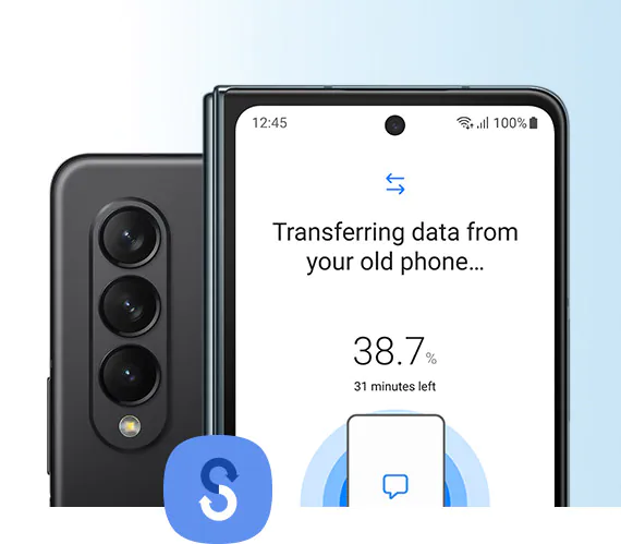 An older
					foldable device seen from the rear and a folded Galaxy Z Fold4 seen from the Cover Screen. The phones are placed
					back to back and the Smart Switch icon is in the center. On Galaxy Z Fold4's display is the Smart Switch app
					showing that transferring of data from the old device is in progress.
